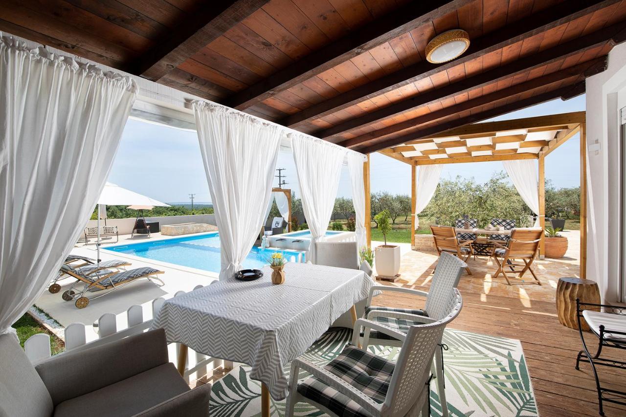 Holiday House Bilos วอดิยัน ภายนอก รูปภาพ