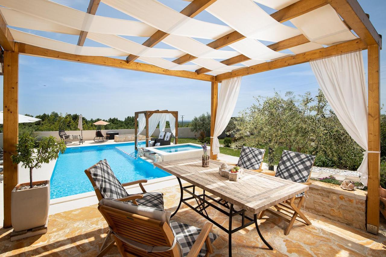 Holiday House Bilos วอดิยัน ภายนอก รูปภาพ