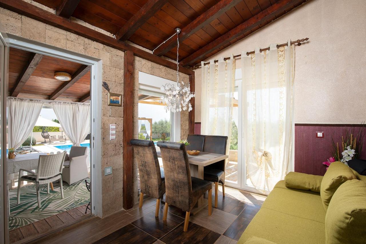 Holiday House Bilos วอดิยัน ภายนอก รูปภาพ