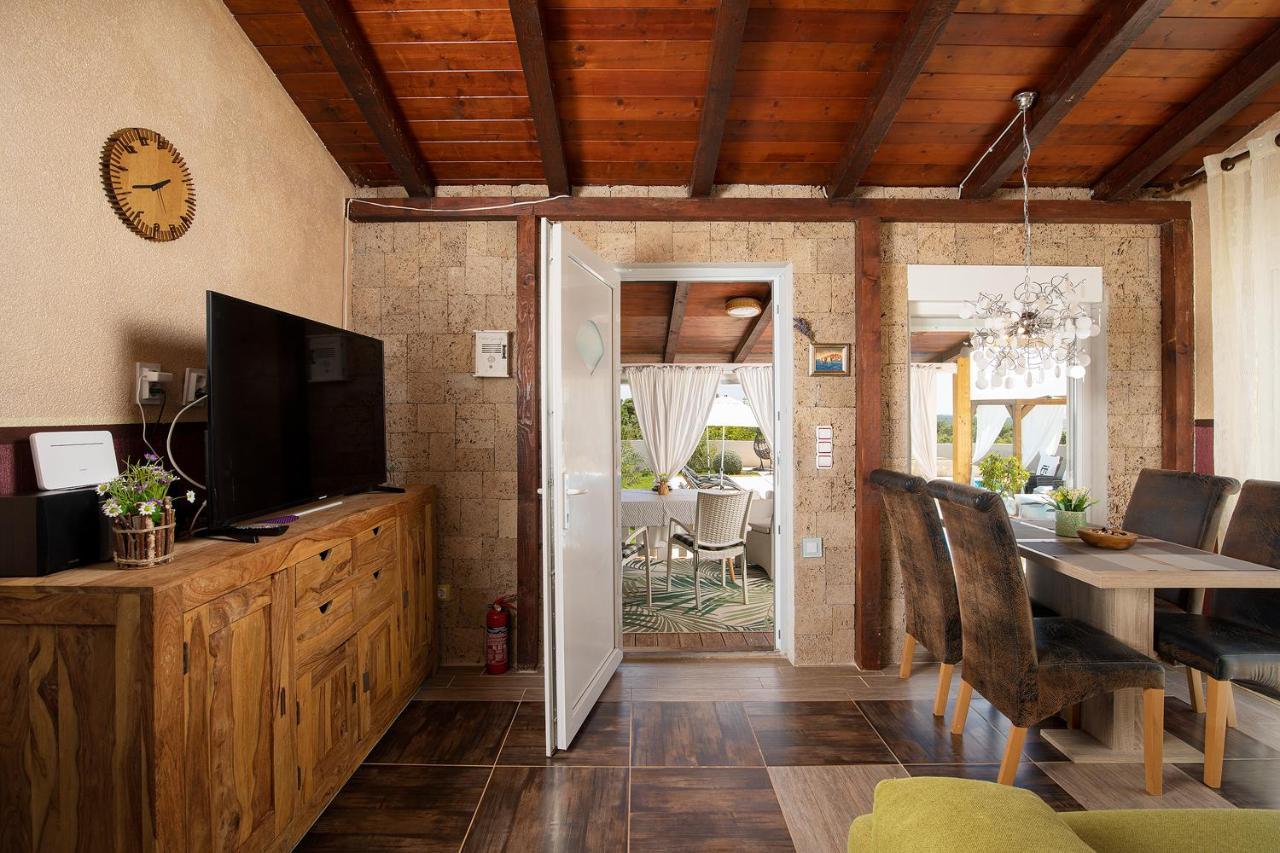 Holiday House Bilos วอดิยัน ภายนอก รูปภาพ