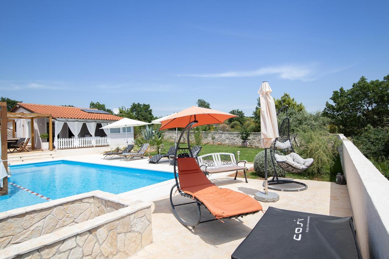 Holiday House Bilos วอดิยัน ภายนอก รูปภาพ