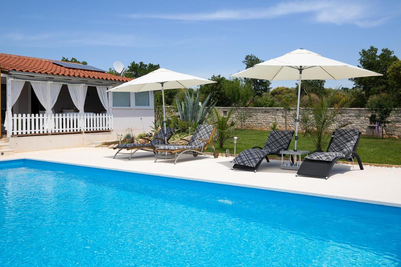 Holiday House Bilos วอดิยัน ภายนอก รูปภาพ
