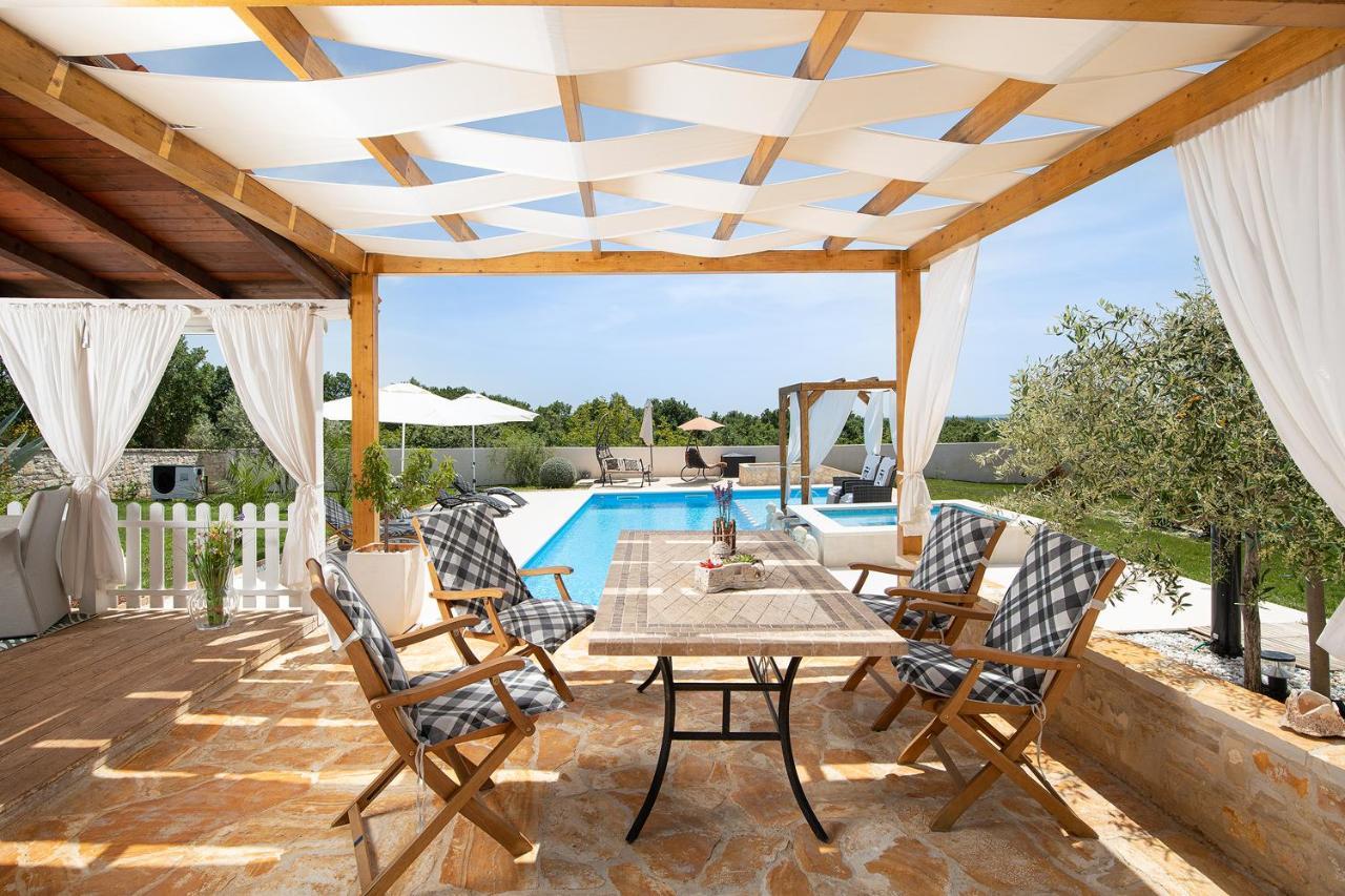 Holiday House Bilos วอดิยัน ภายนอก รูปภาพ
