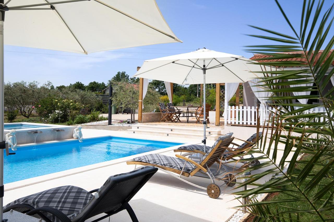 Holiday House Bilos วอดิยัน ภายนอก รูปภาพ