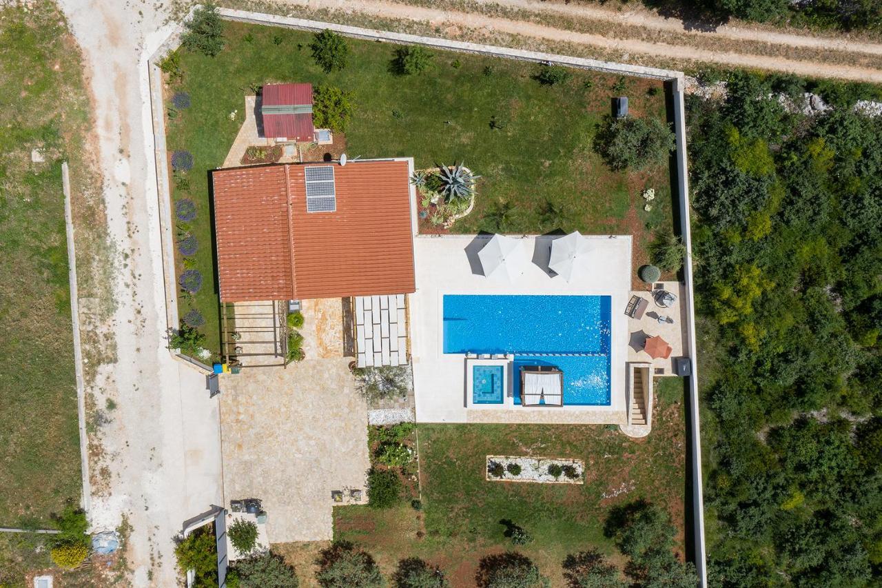Holiday House Bilos วอดิยัน ภายนอก รูปภาพ