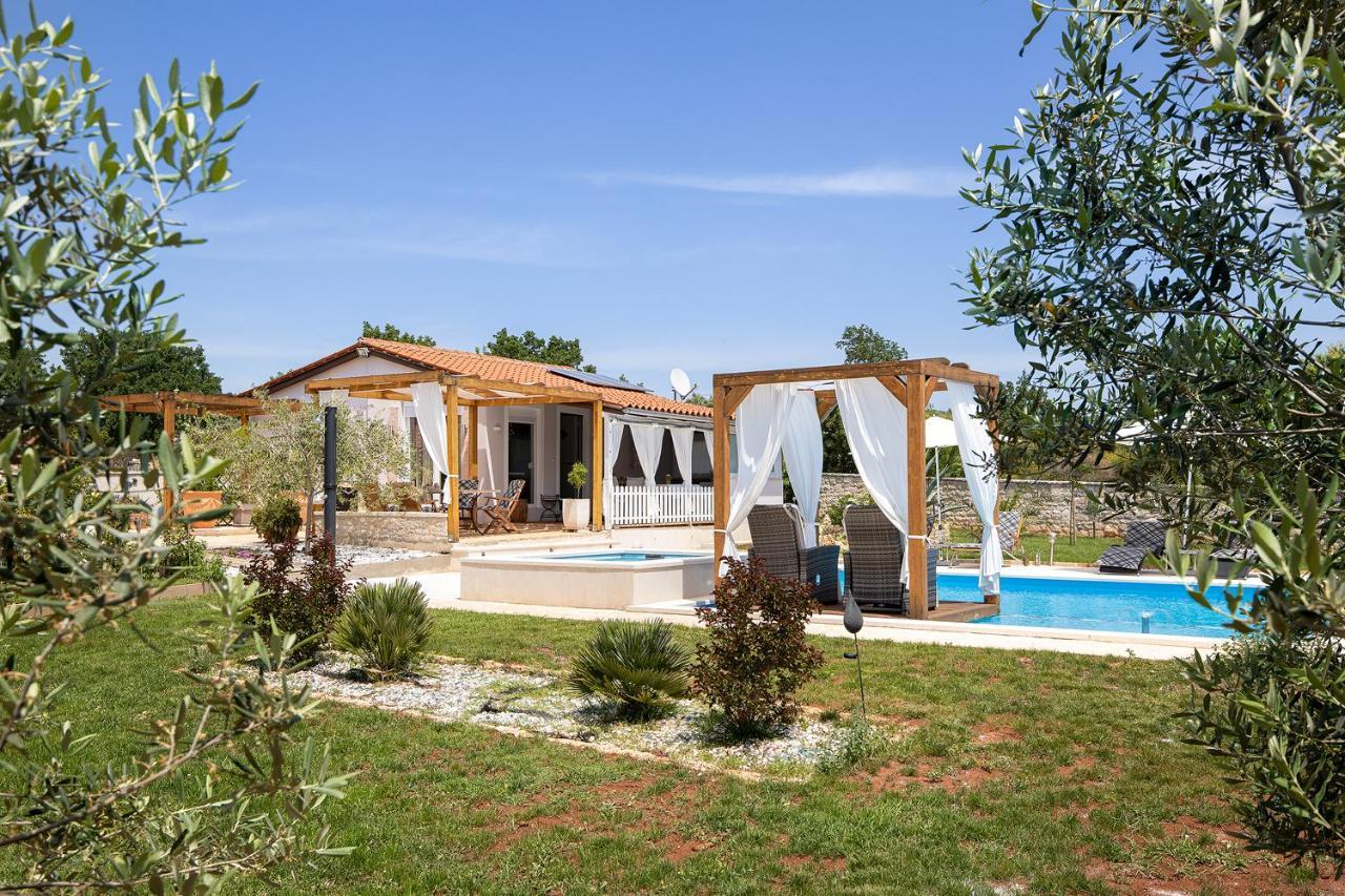 Holiday House Bilos วอดิยัน ภายนอก รูปภาพ