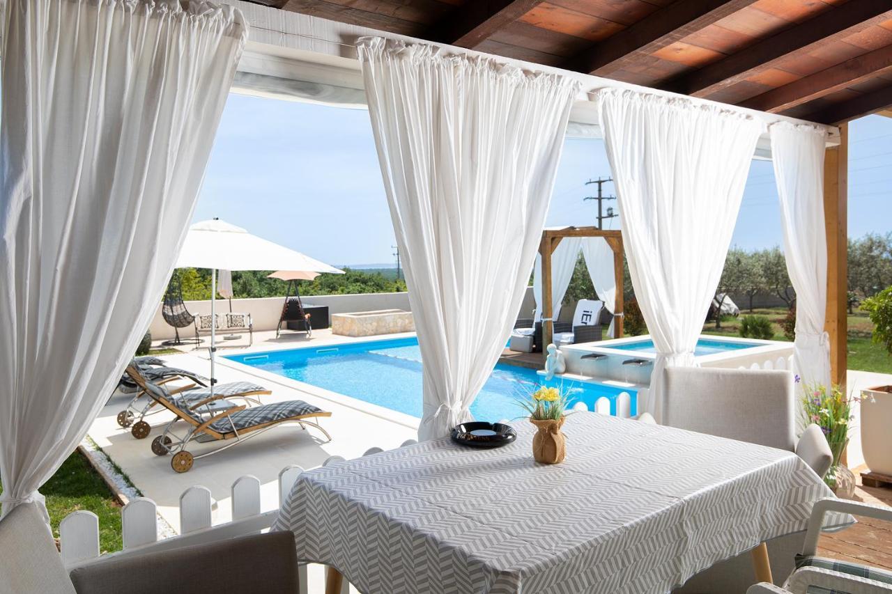 Holiday House Bilos วอดิยัน ภายนอก รูปภาพ