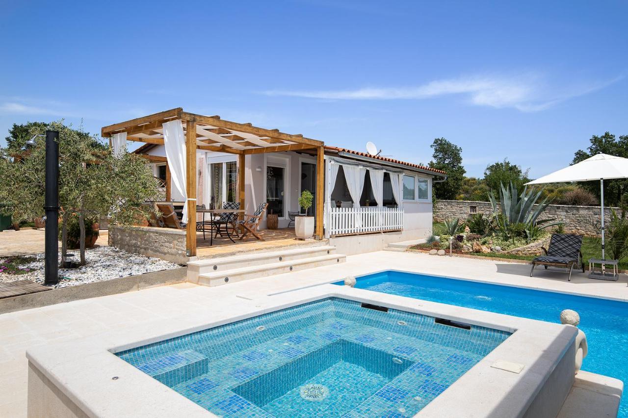 Holiday House Bilos วอดิยัน ภายนอก รูปภาพ