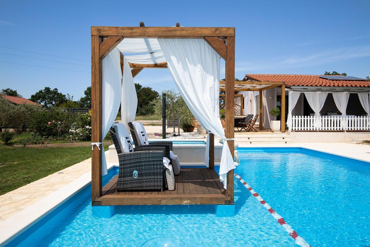 Holiday House Bilos วอดิยัน ภายนอก รูปภาพ